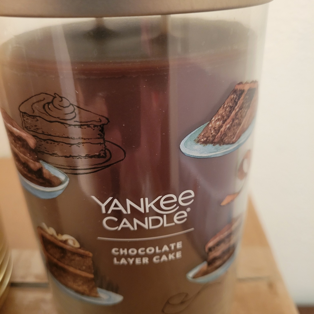 Yankee Candle Chocolate Layer Cake 20 oz. Large Tumbler